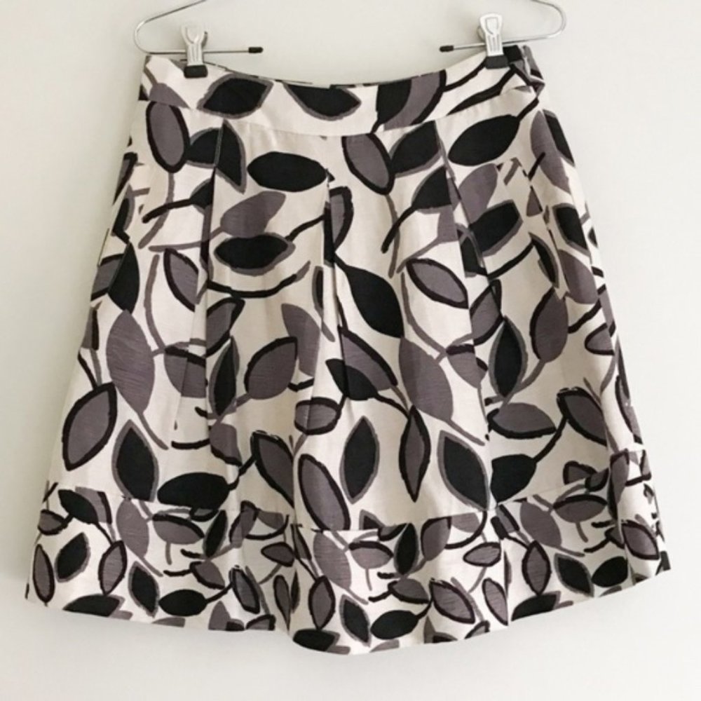 BCBG Purple & Black Leaf Printed A-Line Skirt